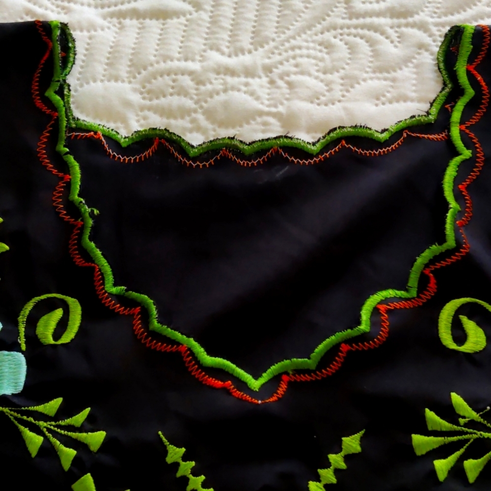 Embroidered Top - Picture 4 of 5